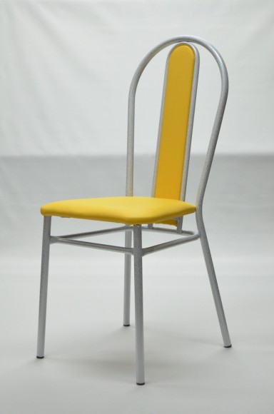 Желтый стул